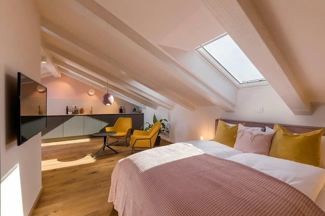 La Villa Ljubljana 0*,